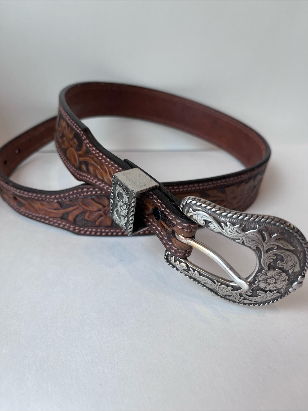 Vintage Western Brown Tooled Leather Belt